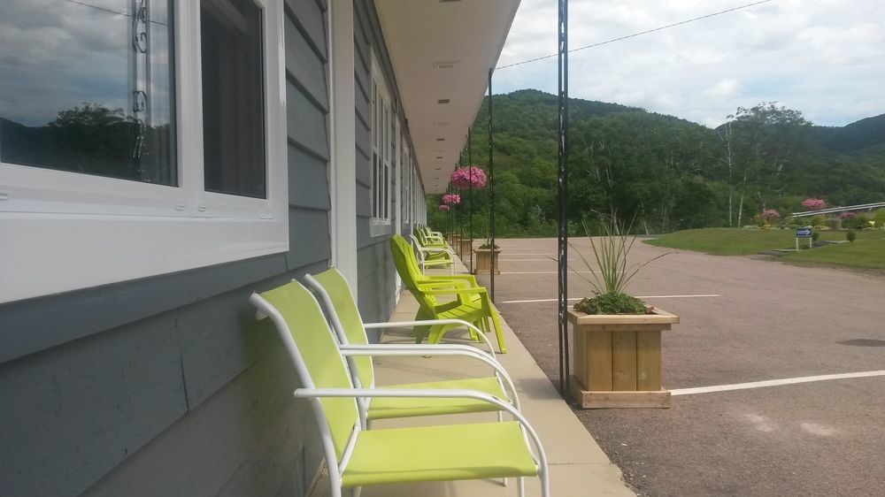 Cornerstone Motel Chéticamp Exterior foto
